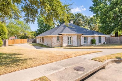 301 Morrison Court, Euless TX 76039