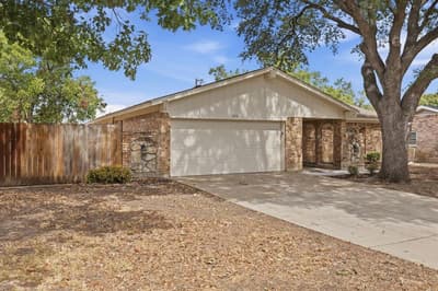 3212 Glenmont Drive, Fort Worth TX 76133