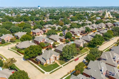 1432 Parkwood Drive, Carrollton TX 75007 - Photo 2