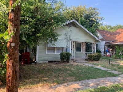 611 E 10th Street, Bonham TX 75418