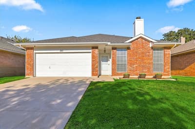 321 Texas Drive, Lake Dallas TX 75065