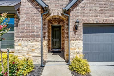 6221 Escarpment Drive, Fort Worth TX 76112 - Photo 2