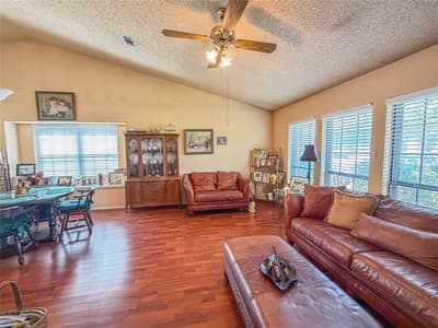 333 S Cannady Drive, Cedar Hill TX 75104 - Photo 4