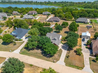 8101 Rodeo Drive, Denton TX 76208 - Photo 3
