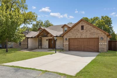 1925 Wildwood Drive, Grand Prairie TX 75050 - Photo 3