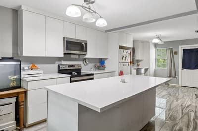 1108 S Edgefield Avenue, Dallas TX 75208 - Photo 2
