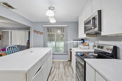 1108 S Edgefield Avenue, Dallas TX 75208 - Photo 3