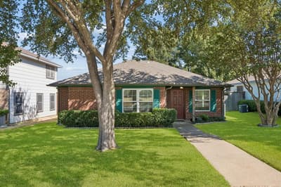 947 E Oakdale Road, Irving TX 75060