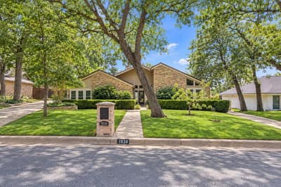 1834 Rhinevalley Drive, Arlington TX 76012