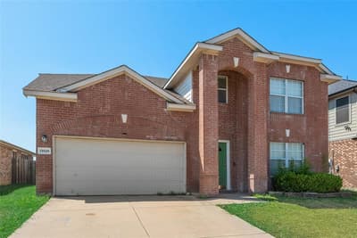 13529 Lost Spurs Road, Fort Worth TX 76262 - Photo 2