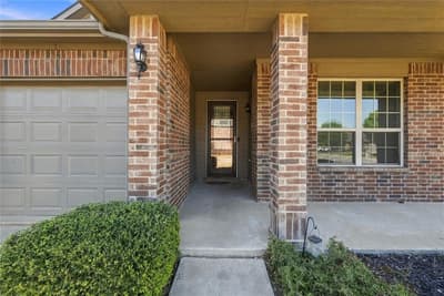 202 Belgian Street, Waxahachie TX 75165 - Photo 2