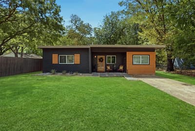 803 W Bluff Street, Granbury TX 76048