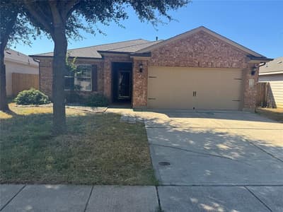 601 Hidden Dale Drive, Fort Worth TX 76140 - Photo 2