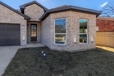 1336 E Fogg Street, Fort Worth TX 76115 - Photo 2