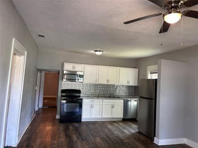 615 S Throckmorton Street, Sherman TX 75090 - Photo 2