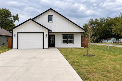 302 W Pine Street, Whitewright TX 75491 - Photo 3