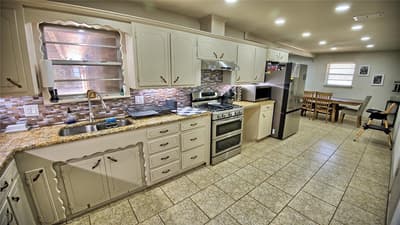 105 E Pecan Street, Saint Jo TX 76265 - Photo 3