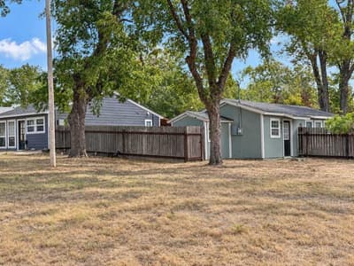 405 S 6th Street, Gatesville TX 76528 - Photo 2