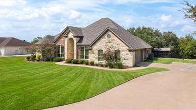 1616 Crow Creek Drive, Granbury TX 76049 - Photo 3