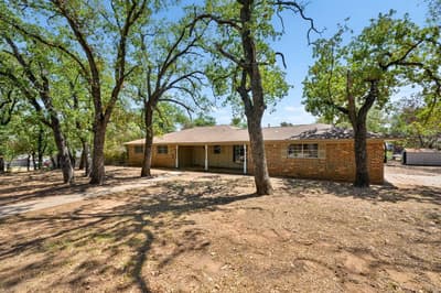 303 NW 32nd Street, Mineral Wells TX 76067 - Photo 2