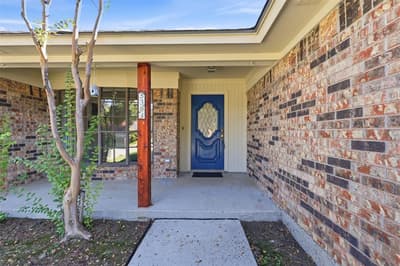 5304 Ridge Springs Court, Arlington TX 76017 - Photo 3