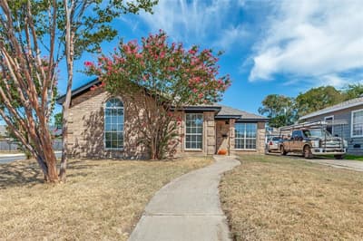 1838 San Antonio Street, Grand Prairie TX 75051 - Photo 4