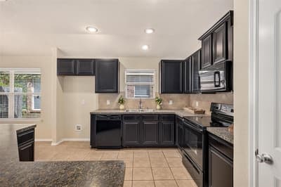 2060 Meadow Park Drive, Princeton TX 75407 - Photo 3