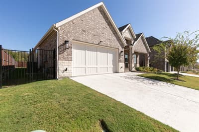 10129 La Frontera Drive, Fort Worth TX 76179 - Photo 2