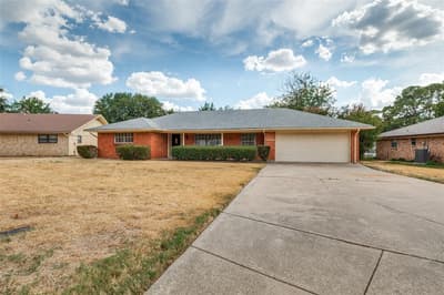 1713 Briardale Court, Arlington TX 76013 - Photo 2