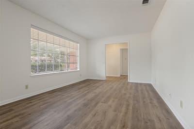 1713 Briardale Court, Arlington TX 76013 - Photo 4