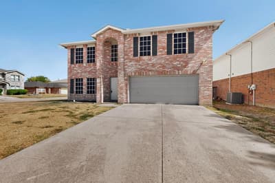 3040 Clemente Drive, Grand Prairie TX 75052 - Photo 2