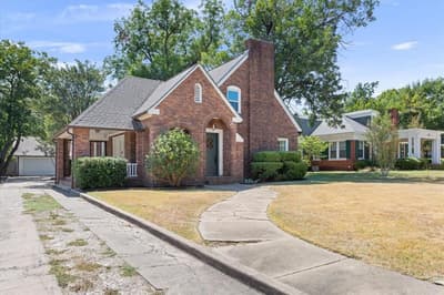 2122 COLCORD Avenue, Waco TX 76707 - Photo 2