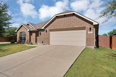 2029 Wellington Point, Heartland TX 75126 - Photo 2
