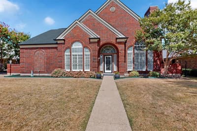 542 Clayton Street, Grand Prairie TX 75052 - Photo 2