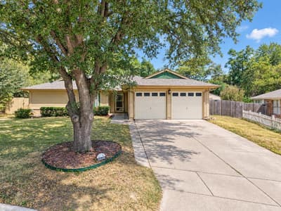 2336 Carlisle Court, Grand Prairie TX 75052 - Photo 4