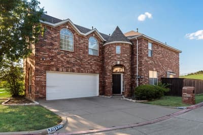 2300 Springmere Drive, Arlington TX 76012 - Photo 2