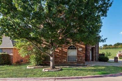 2300 Springmere Drive, Arlington TX 76012 - Photo 3