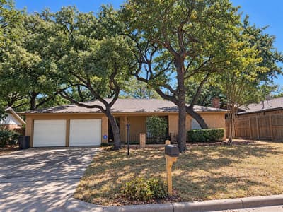 2809 Bent Tree Lane, Arlington TX 76016