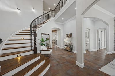 2613 Round Table Boulevard, Lewisville TX 75056 - Photo 2