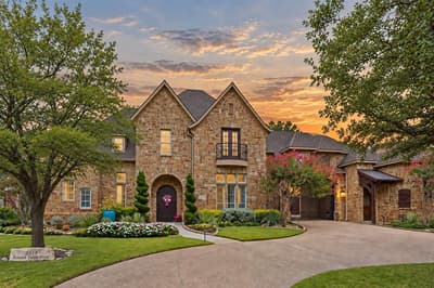 2613 Round Table Boulevard, Lewisville TX 75056