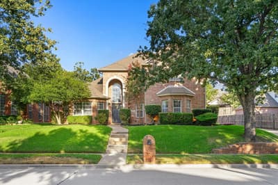 8212 Hallmark Drive, North Richland Hills TX 76182 - Photo 2
