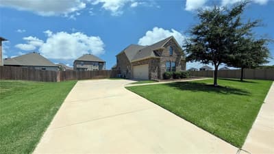5205 Shelter Point Court, Mansfield TX 76063 - Photo 2