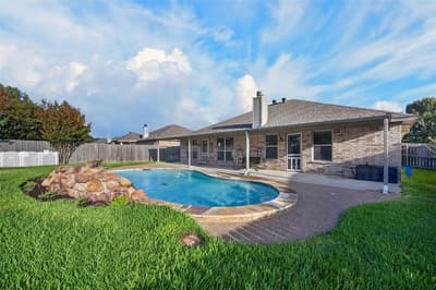 332 Hacienda Drive, Waxahachie TX 75165 - Photo 2