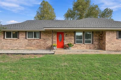 106 Vineyard Street, Weatherford TX 76087 - Photo 2