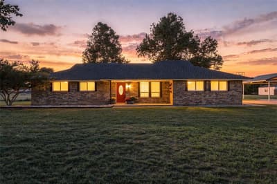 106 Vineyard Street, Weatherford TX 76087