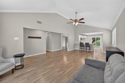 806 Creekside Drive, Euless TX 76040 - Photo 3