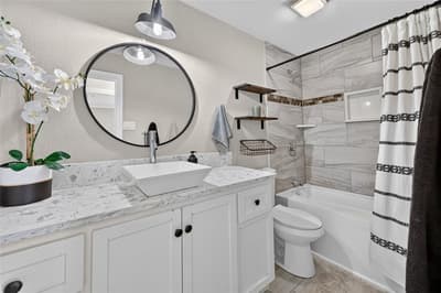 806 Creekside Drive, Euless TX 76040 - Photo 5