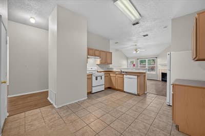 844 Canyon Cove Drive, Burleson TX 76028 - Photo 4