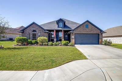 2004 Hill Crest Court, Weatherford TX 76086 - Photo 2