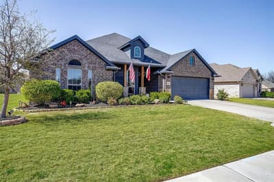 2004 Hill Crest Court, Weatherford TX 76086